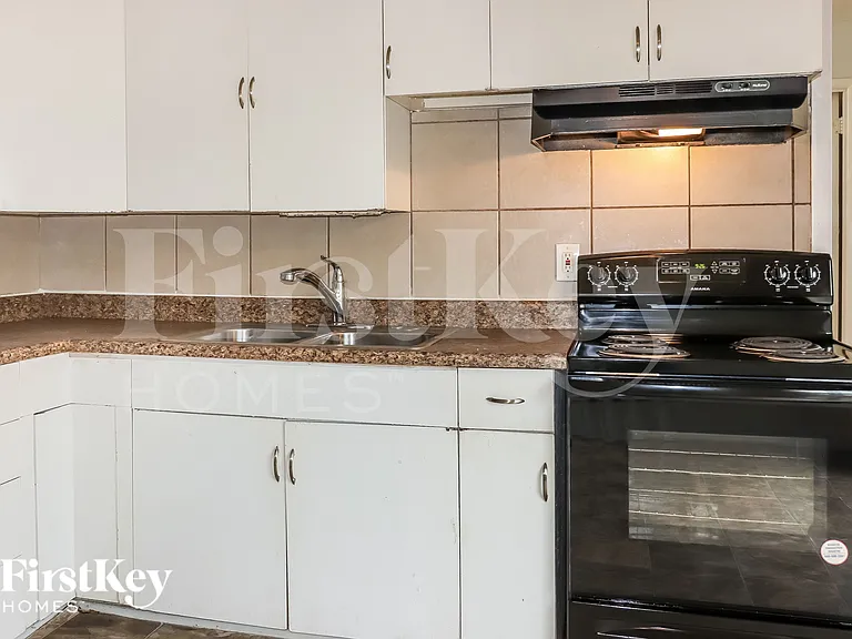 9312 Stark Ave — Photo 5