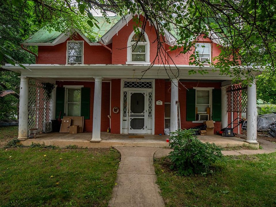 1st image of 847 Maple St