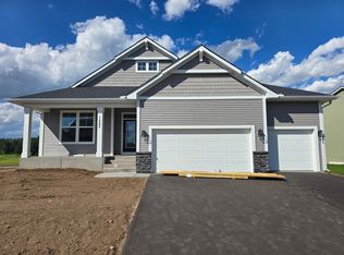 1587 Creekwood Dr, New Richmond, WI 54017