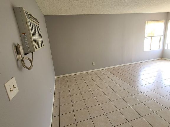 2nd image of 1079 Patterson Ave #B