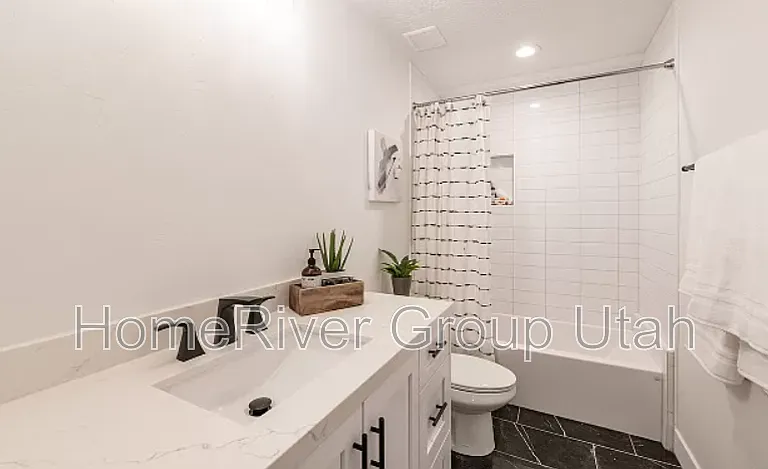1626 E Downington Ave — Photo 11