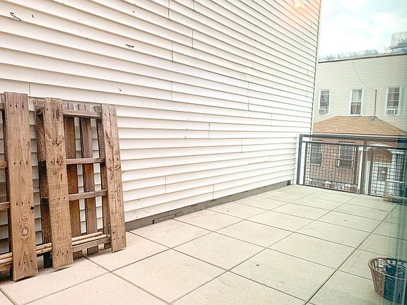 2nd image of 82 Jefferson St #E2e