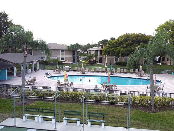 4th image of 7504 Ashmont Circle #110