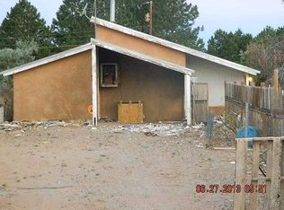 821 Meadowlake Rd, Los Lunas, NM 87031
