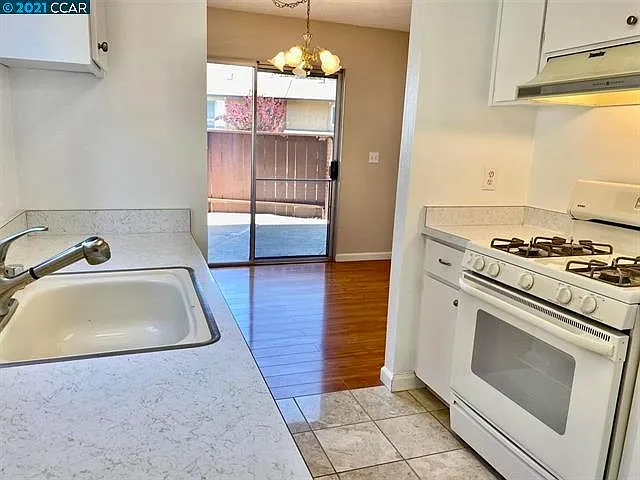 1218 Marionola Way — Photo 10
