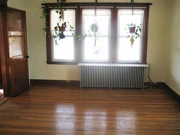 2nd image of 220 Lenox St