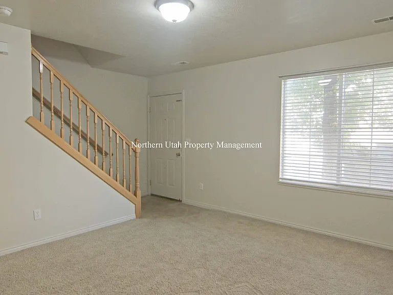 1347 E 6225 S — Photo 3