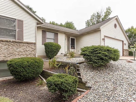 3rd image of 6634 Sunfield Dr SW