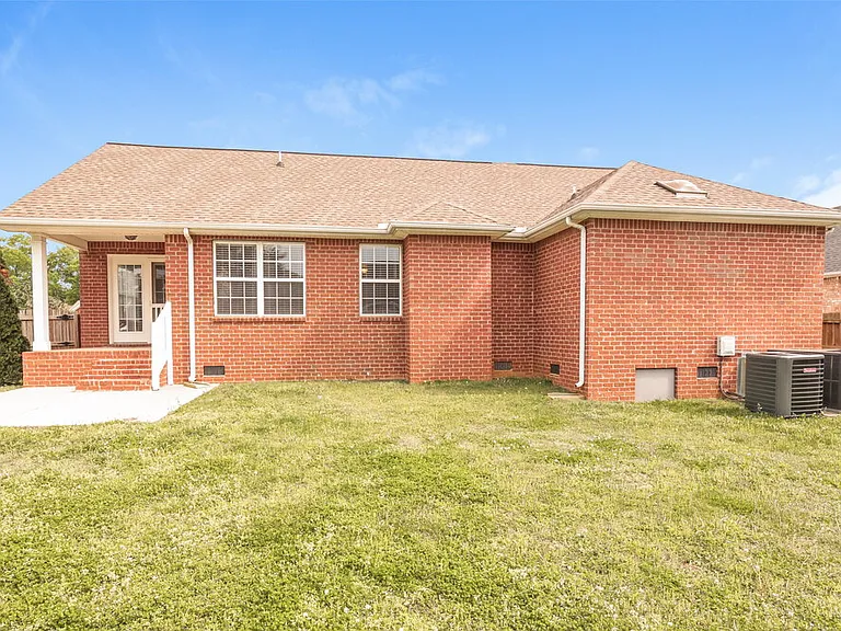 214 Quanah Parker Trl — Photo 20