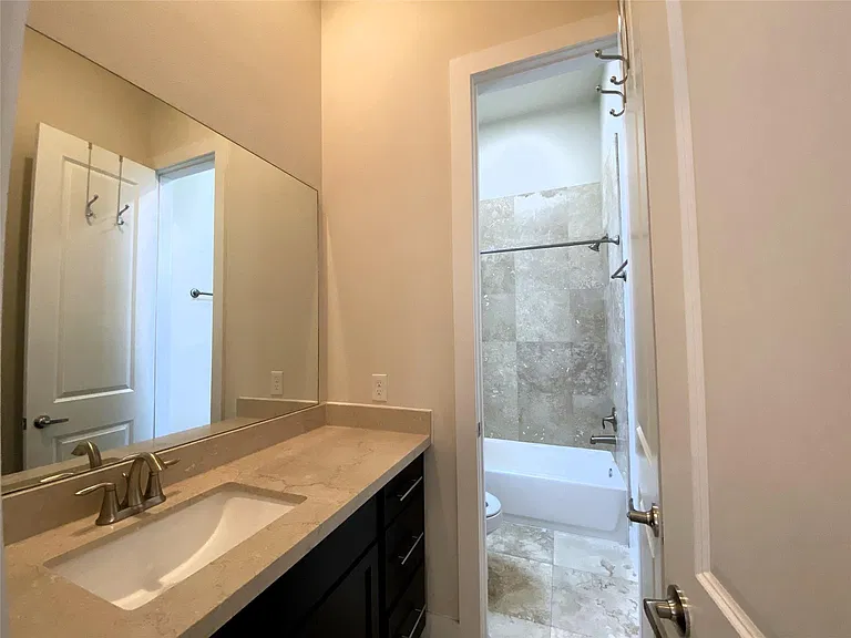 74 N Hutcheson St — Photo 6
