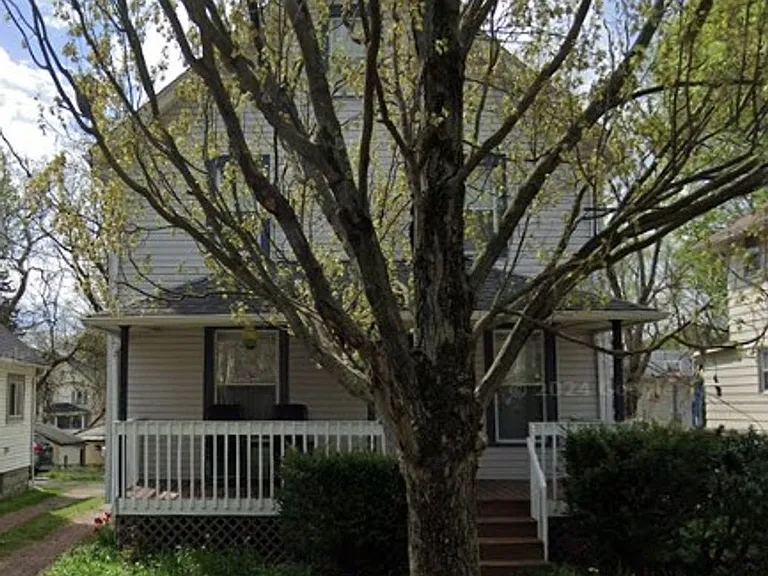 982 Collinwood Ave — Photo 1