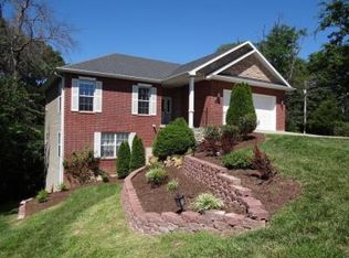 2205 Beckys Bluff Ct, Columbia, MO 65203