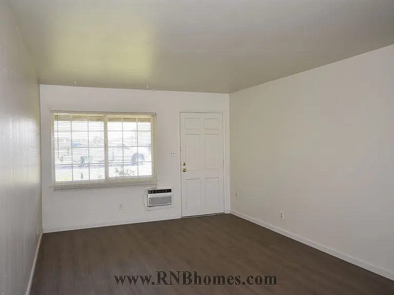 2101 Bell Ave #4 — Photo 3