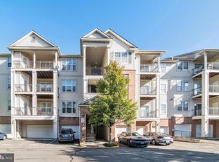 12104 Garden Grove Cir UNIT 301, Fairfax, VA 22030