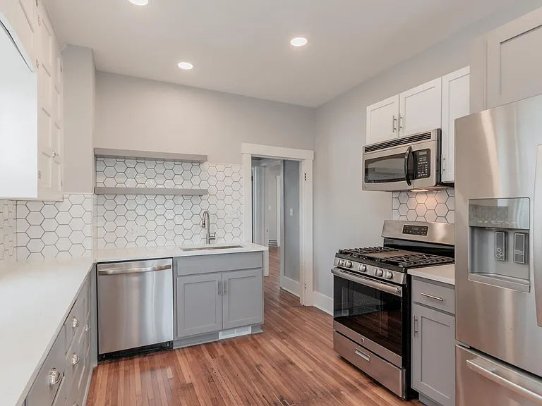 3026 Sewell St — Photo 7