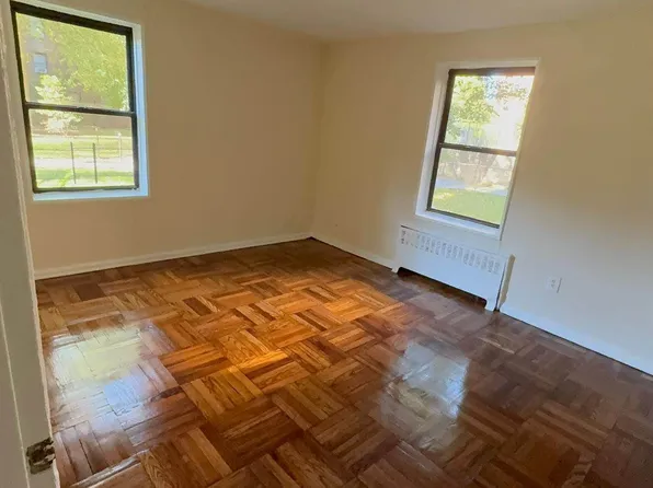 118-65 Metropolitan Avenue image 1 of 4