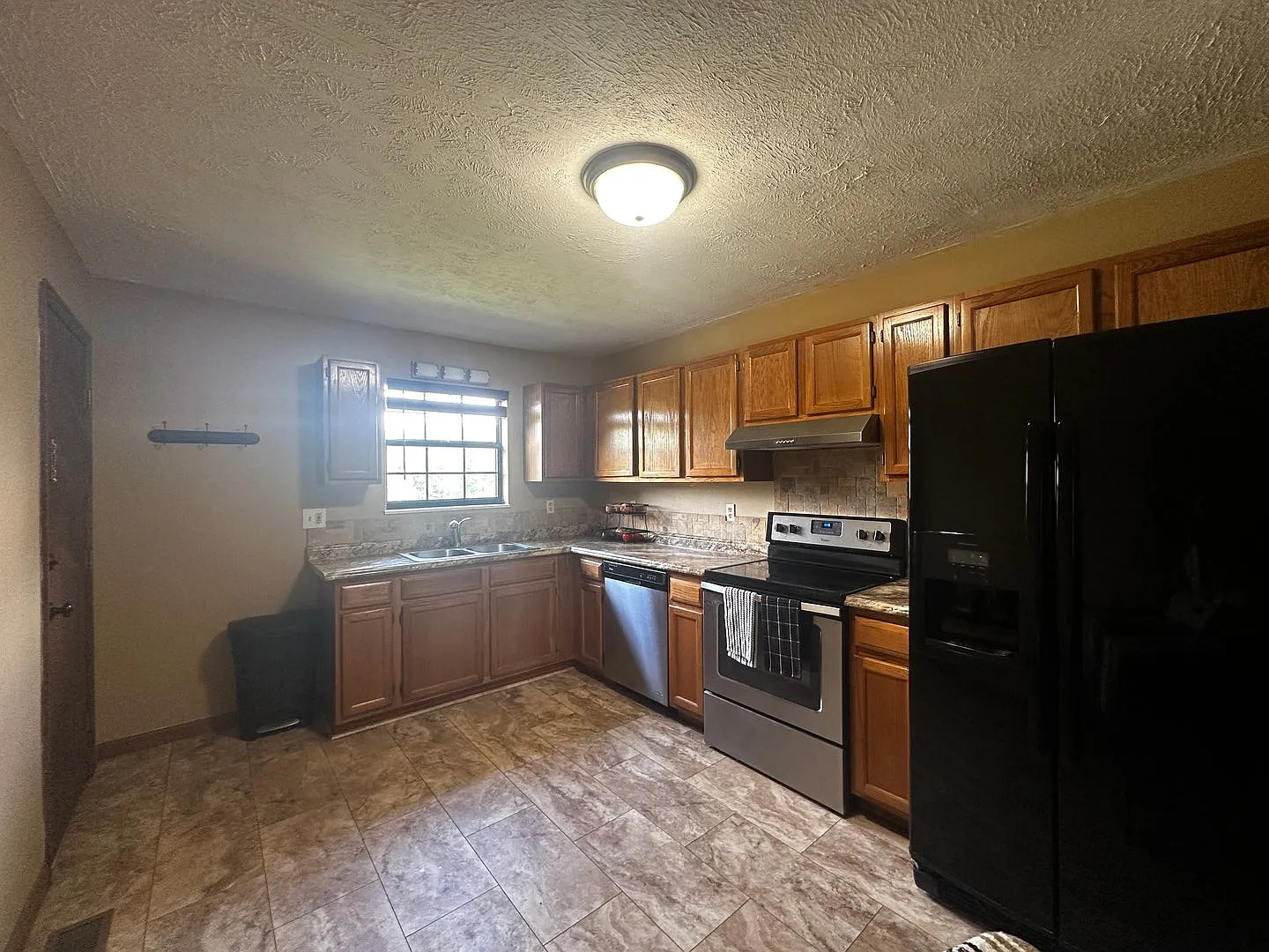 E. Morristown - 2 bed/1 bath duplex with basement garage — Photo 3