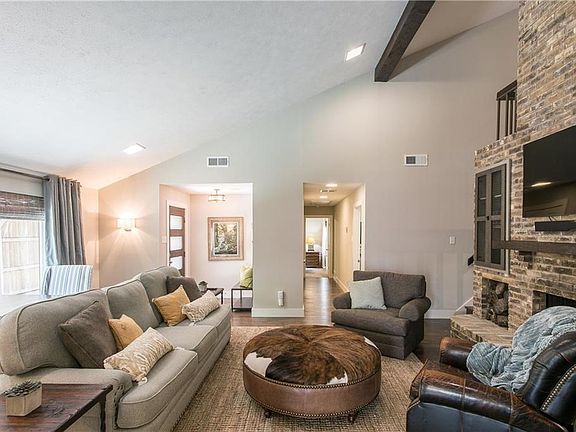 5th image of 7503 Village Trail Dr
