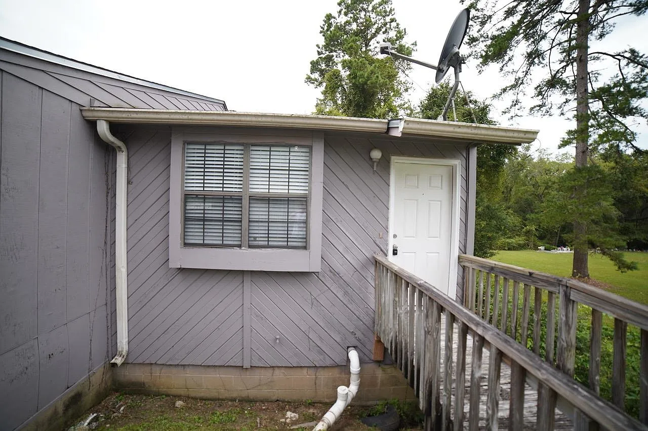 1 bed, 1.0 bath, 640 sqft, $995 — Photo 1