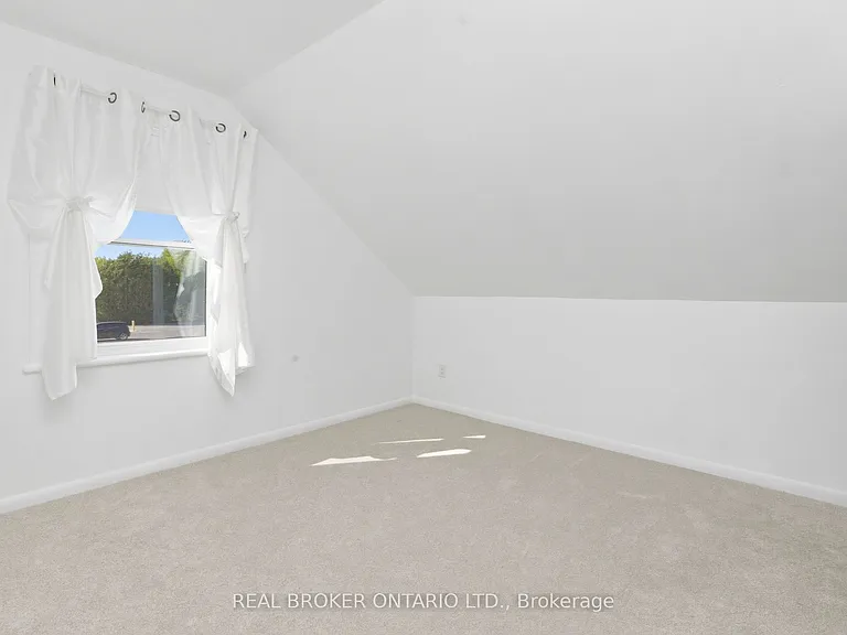 35 Victoria St — Photo 33