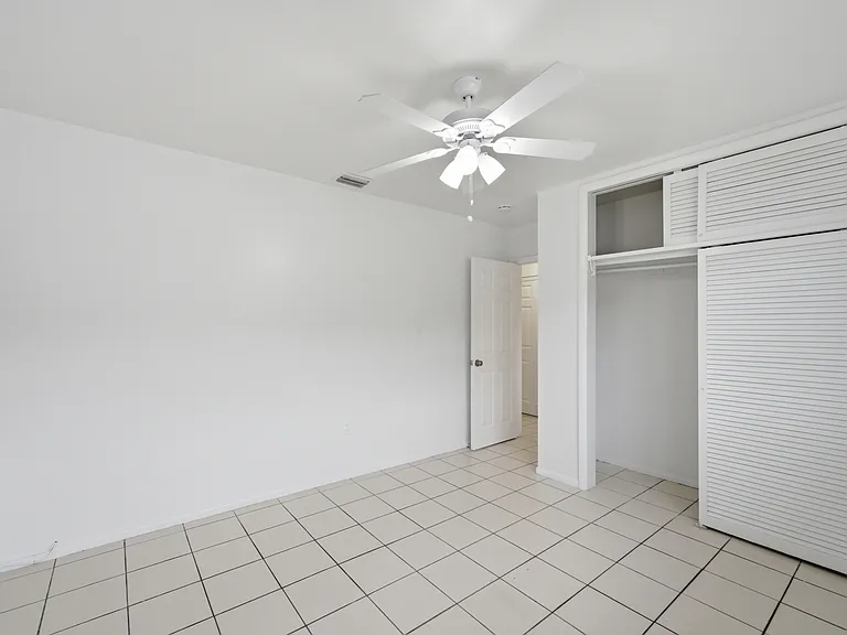 7211 Venetian St #3 — Photo 12