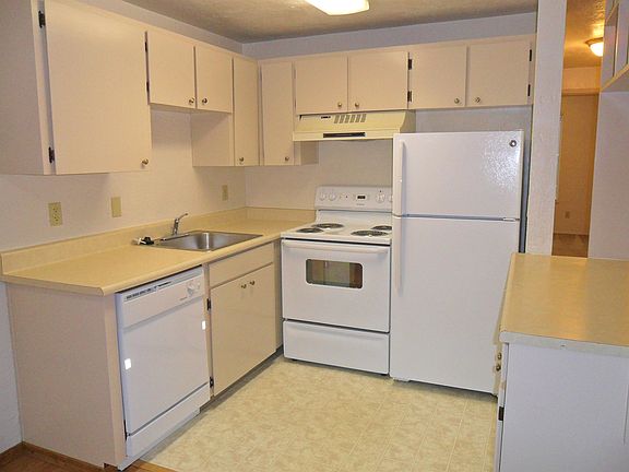 3rd image of 1001 Hermitage Way S #5