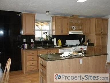 2nd image of 15467 Caroline Ave