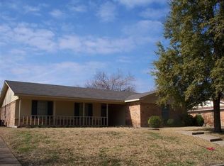 317 Bowie Ln, Hewitt, TX 76643