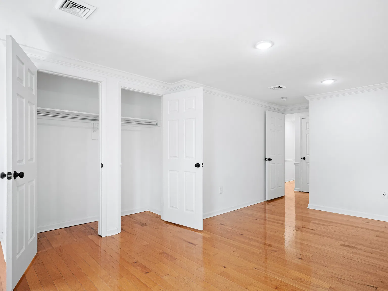 2 bed, 1300 sqft, $2,795 — Photo 4