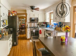 585 Casey Ct, Aurora, IL 60502