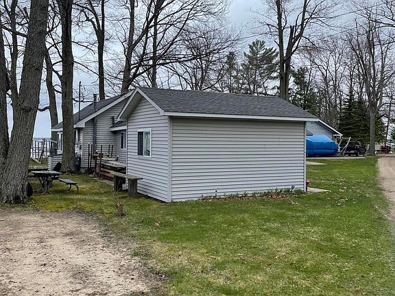 5th image of 328B Sheridan Dr