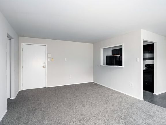 4th image of 501 E Upsal St #B07