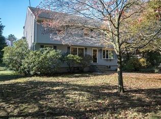 102 Carlisle Rd, Bedford, MA 01730