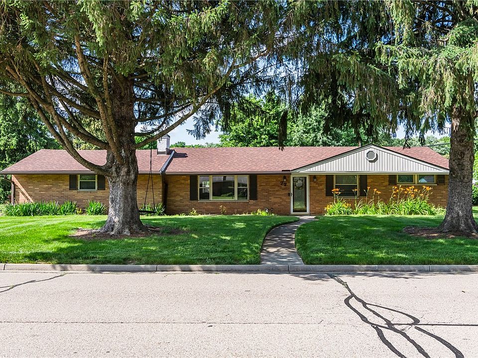 1st image of 77 Lammers Ave