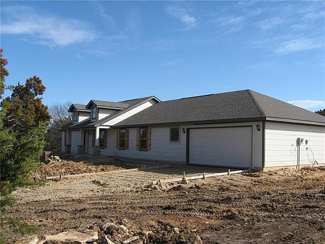1st image of 180 Emerald Dr
