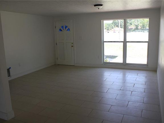 2nd image of 2904 Xanthus St