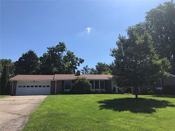 2nd image of 40 Grand Valley Dr