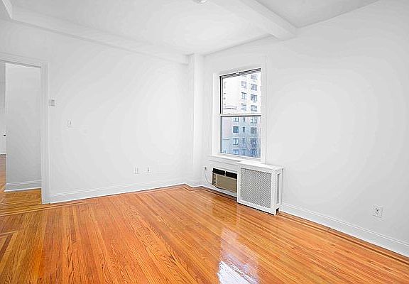 3rd image of 347 W 87th St #3C