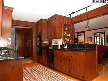 4th image of 5397 Portage Dr