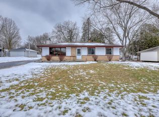 117 Terrace Ln, Hartland, WI 53029