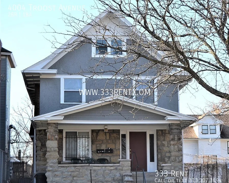 4004 Troost Ave