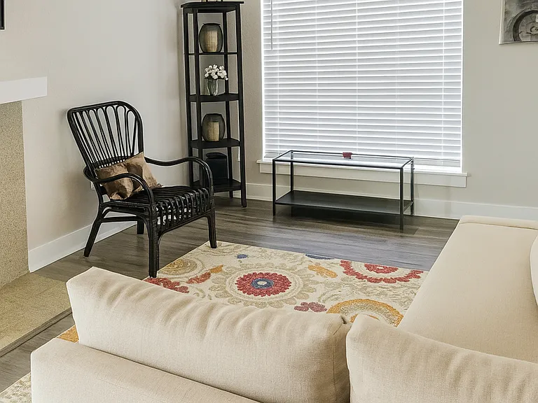 1302 Danbury Sq #A — Photo 12