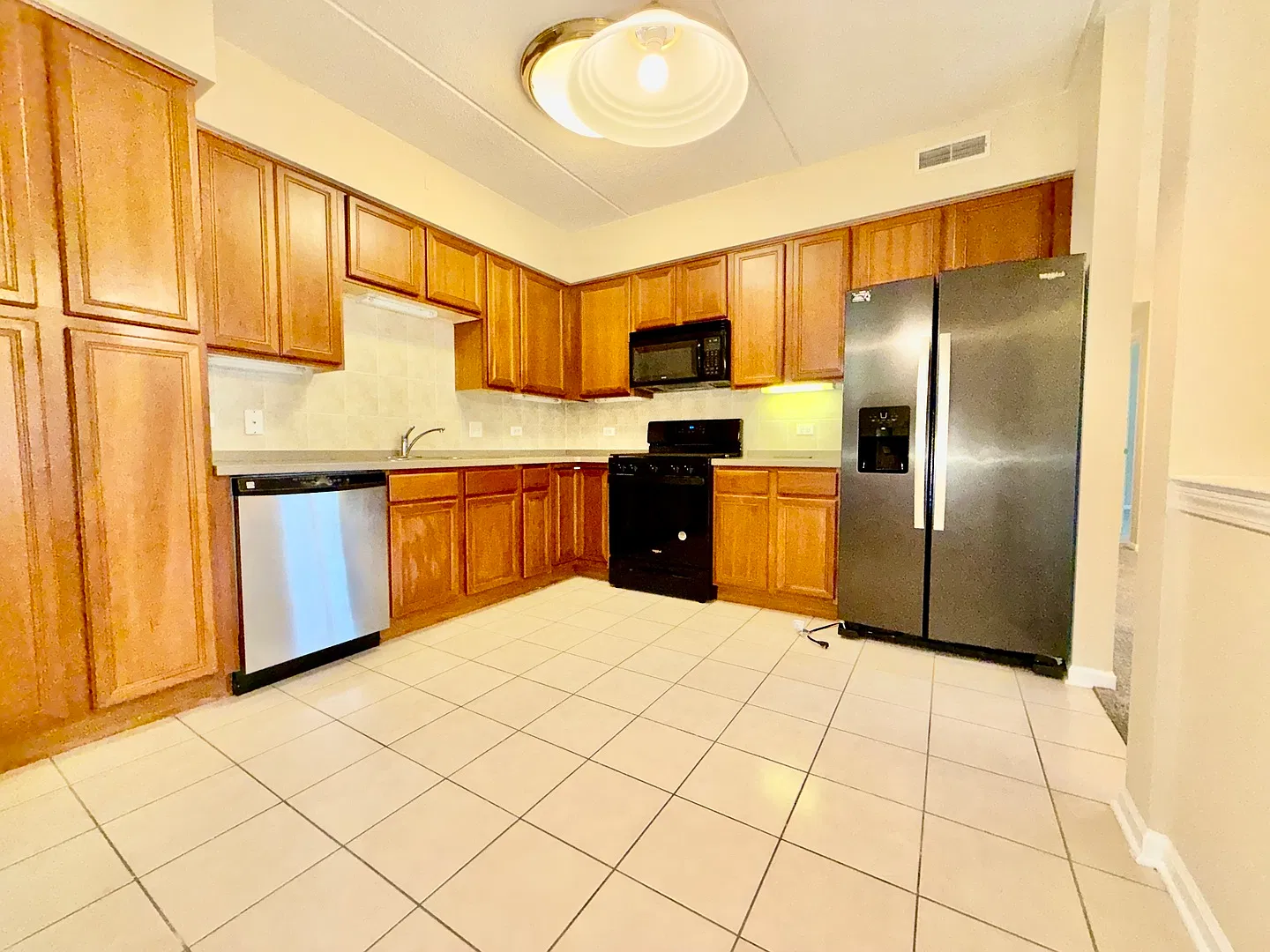 2 bed, 1575 sqft, $2,500 — Photo 2