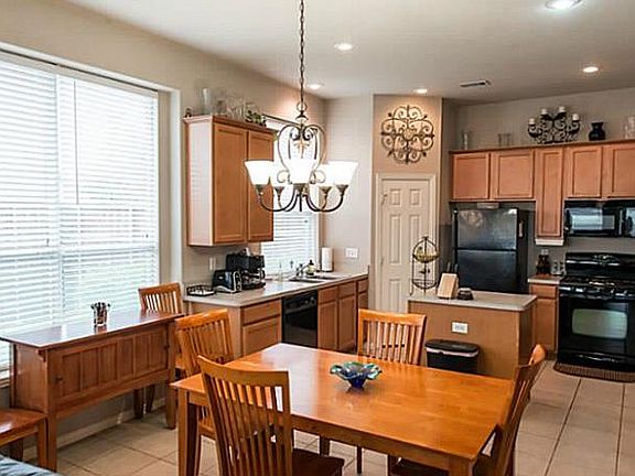 4th image of 2081 Garrison Dr