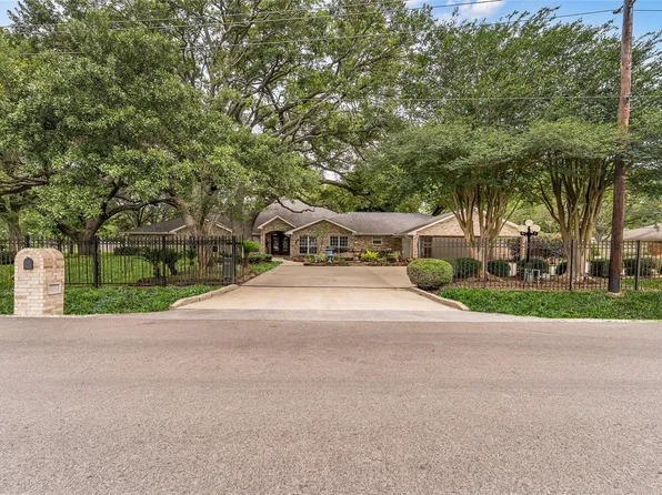 3519 Singleton Rd, Baytown, TX 77521