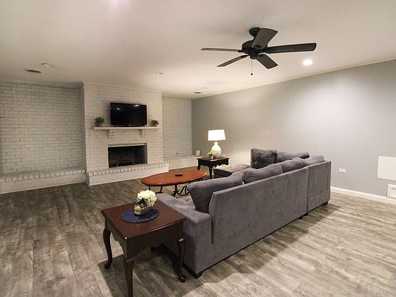 3rd image of 2006 Acadian Dr #2