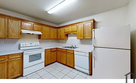 3rd image of 3806 Hitchrock Dr #B