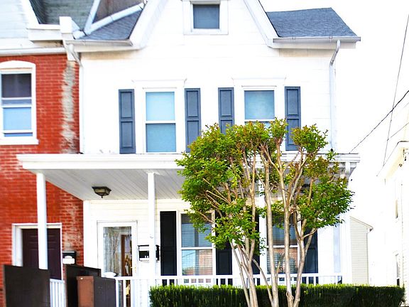 2nd image of 203 Woodlawn Ave