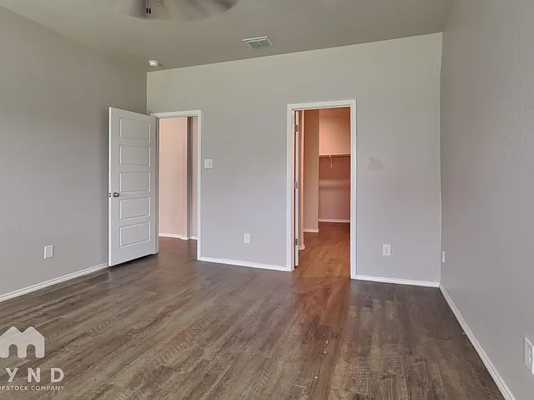 246 Savage St — Photo 8