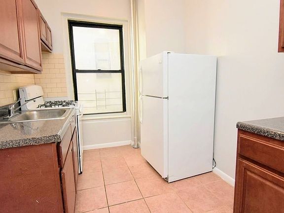 5th image of 539 W 156th St #8A